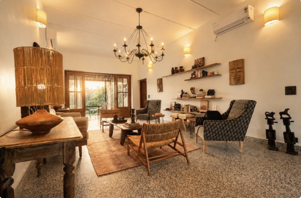 A welcoming lodge lounge with woven furnishings